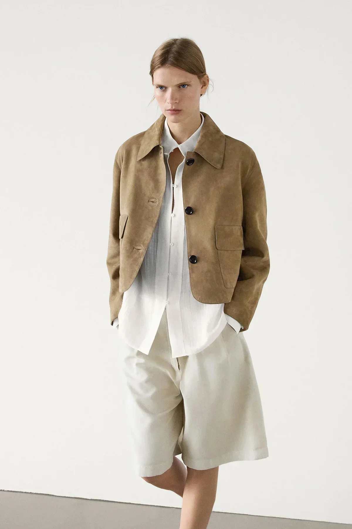 Veste Courte en Suédine | Beige Élégant | Minimalisme & Style Urbain – Image 4