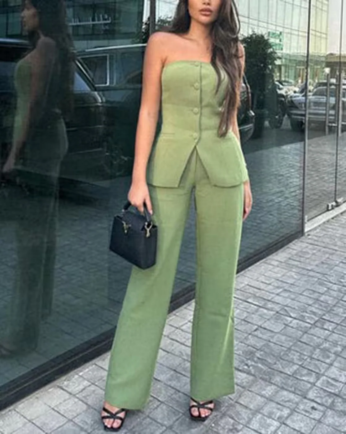 Allure Structurée | Ensemble Pantalon Évasé et Top Bustier – Image 2