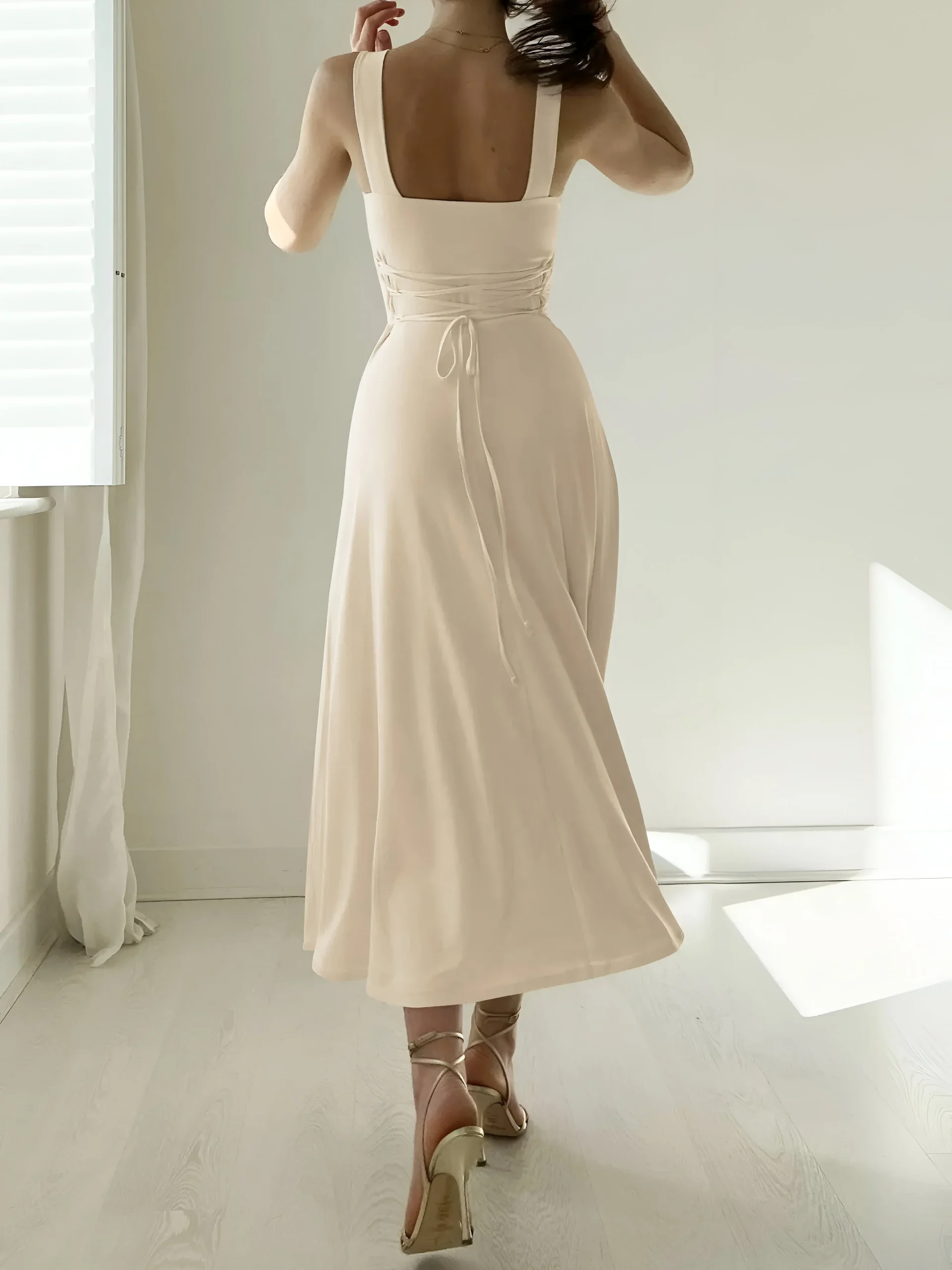 Robe Longue Évasée | Minimaliste et Élégante – Image 9