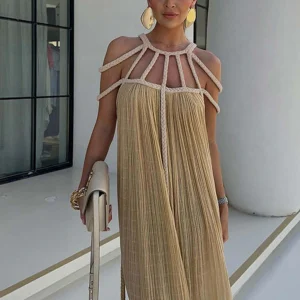 Robe Longue Dos Détailé | Élégance Drapée et Charme Graphique