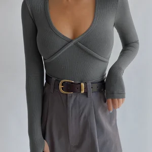 Ribbed top | Crossed neckline | Tailored & Modern cut