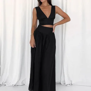 Robe Longue Noire | Découpes | Élégante et Moderne