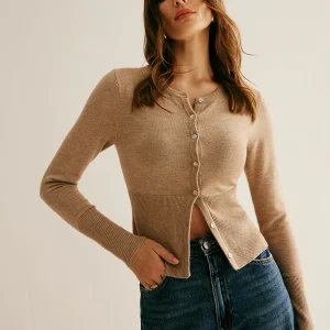 Cardigan Cintré en Maille Fine | Boutons Nacrés | Confort Naturel