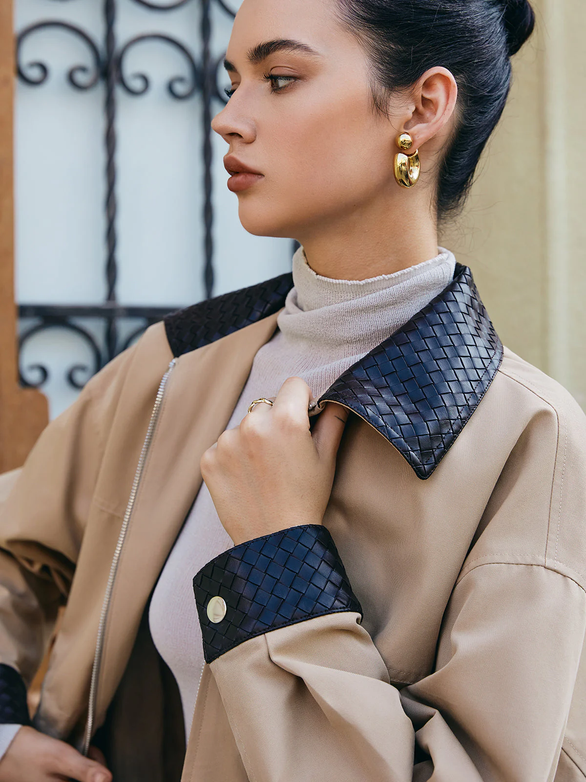 Beige Mid-Season Jacket | Contrast Collar | Fluid Fit – Image 3