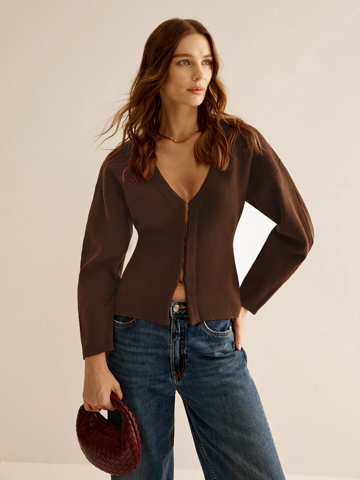 Cardigan | Minimalist V-neck | Chic and versatile – Image 7