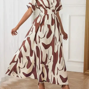 Robe Longue Imprimée Ceinturée | Graphisme Audacieux et Élégance Flottante