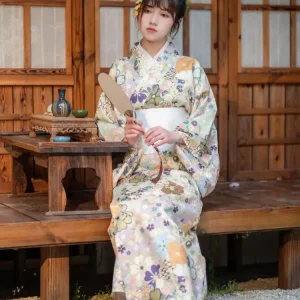 Kimono Japonais à Imprimé Floral Élégant