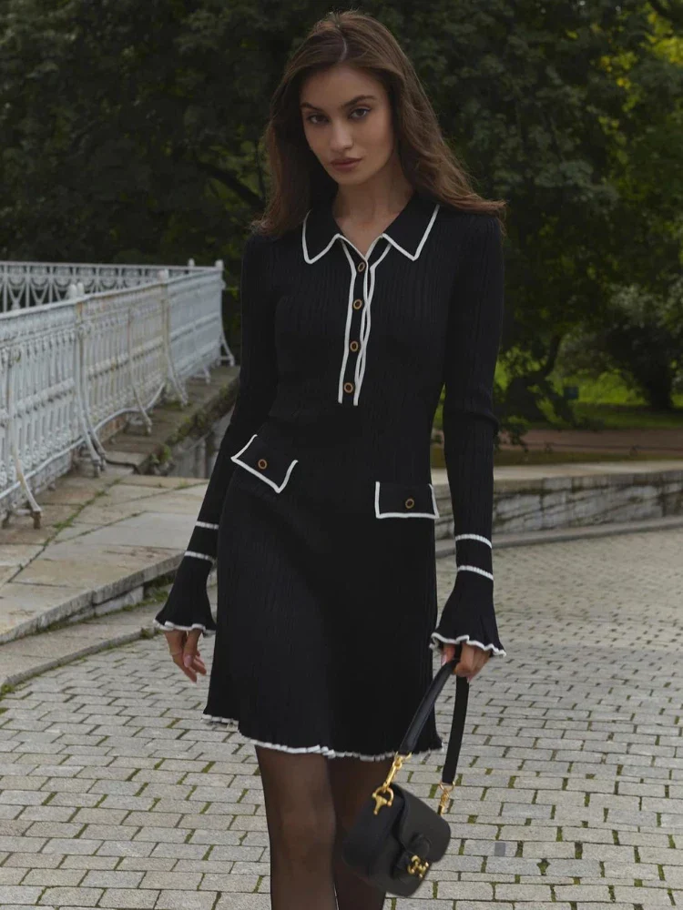 Robe Maille Côtelée Ivoire | Volants & Boutons | Élégance Romantique d’Automne – Image 9