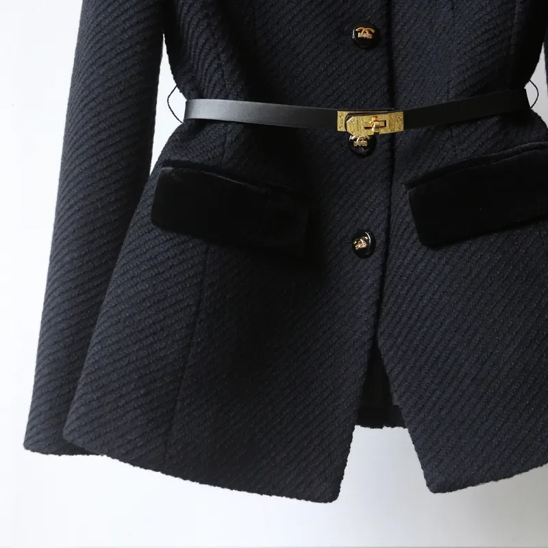 Veste Noire à Col Officier | Boutons Dorés & Ceinture | Élégance Structurée – Image 6