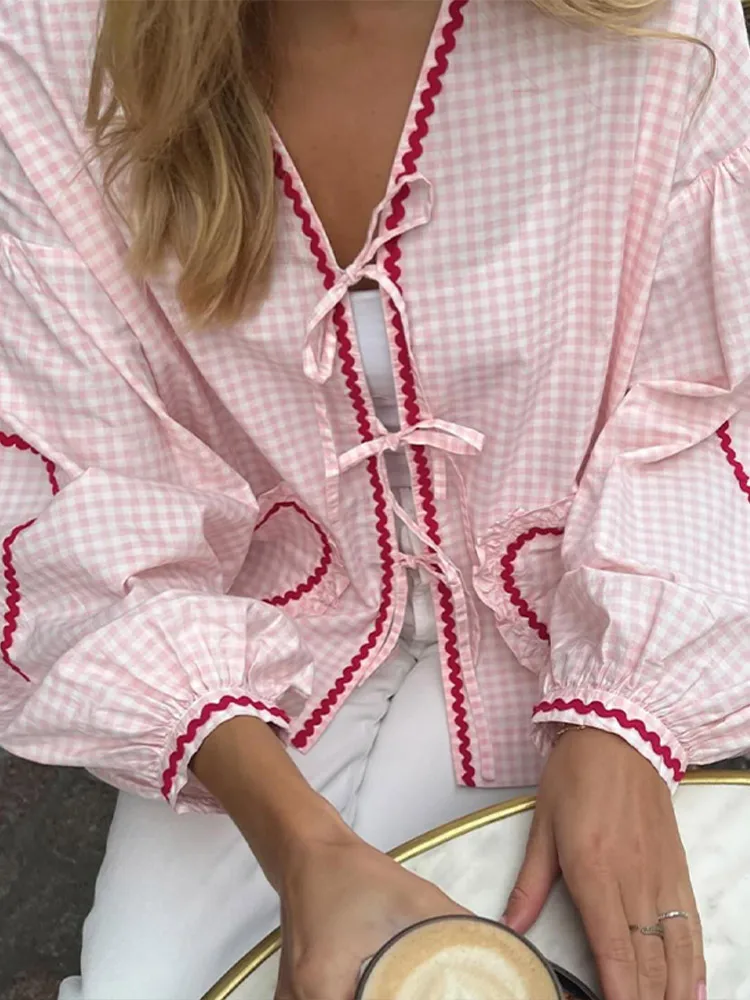 Blouse Vichy Romantique | Détails Nœuds et Finitions Ondulées – Image 2