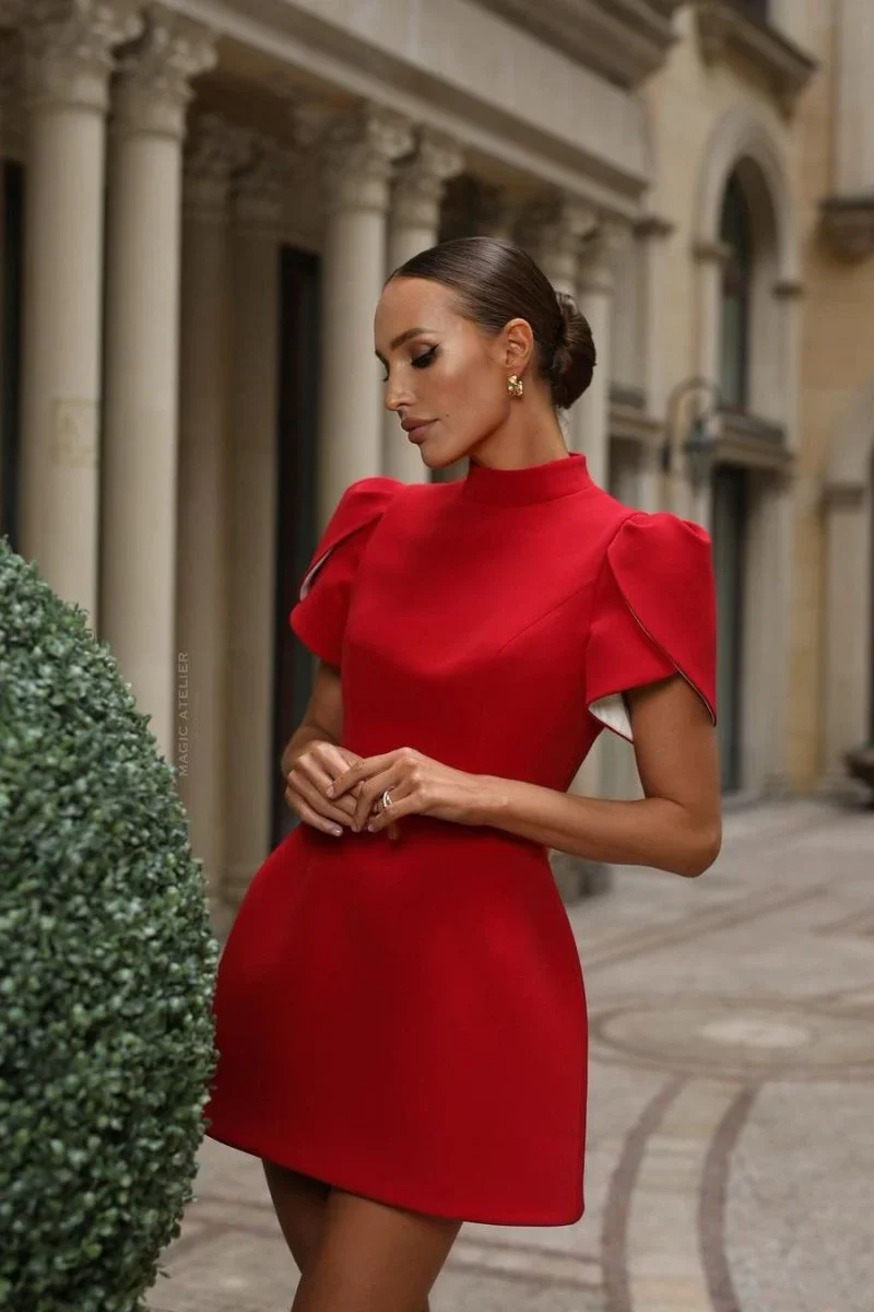 Alina - Robe Courte Élegante | Dos Ouvert | Chic et Glamour