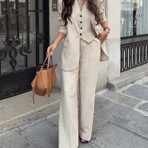 Charme Parisien | Ensemble Tailleur Pantalon Évasé et Gilet