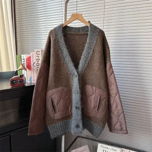 Oversized Patchwork Cardigan with Padded Sleeves | Confort Créatif et Esprit Urbain