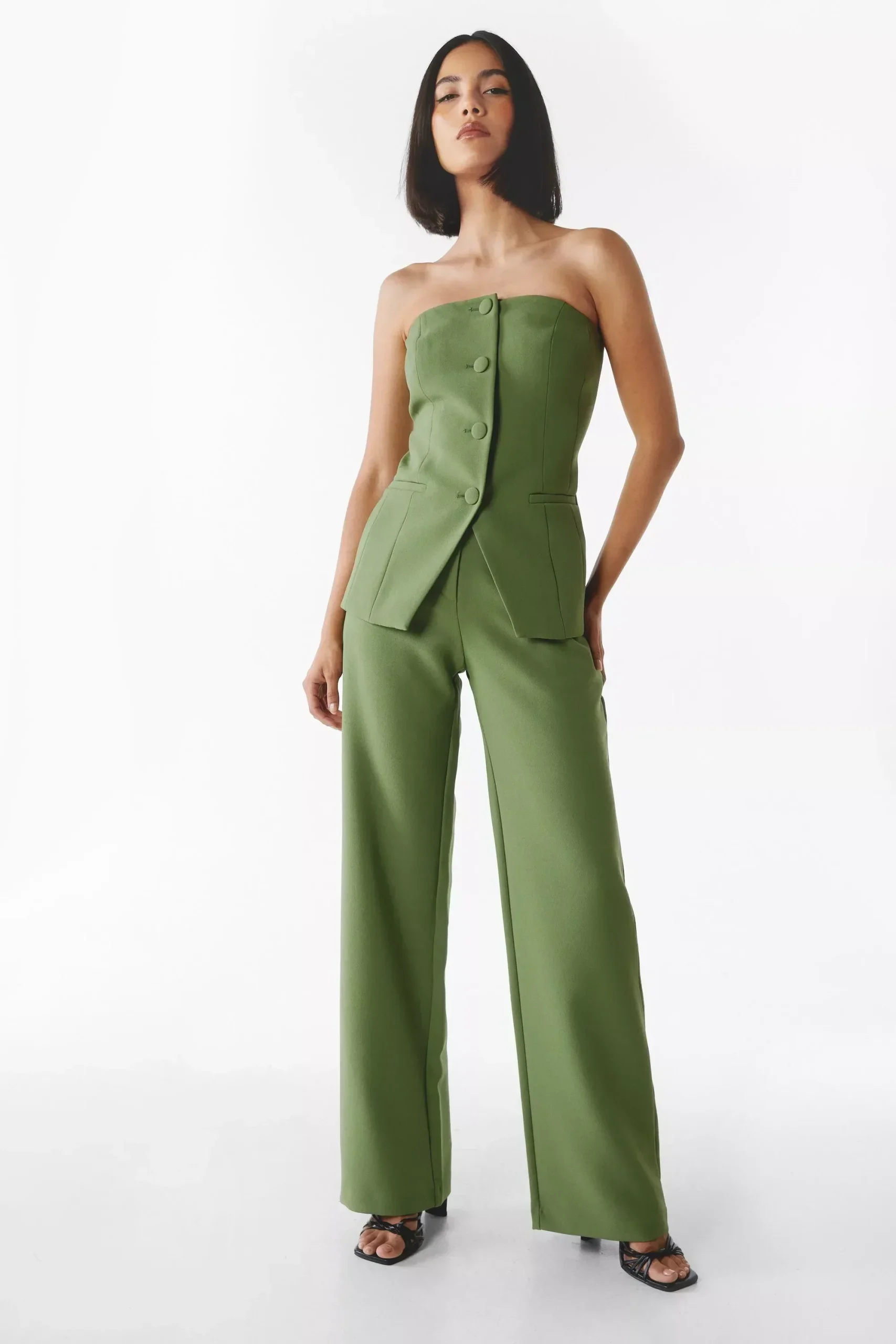 Allure Structurée | Ensemble Pantalon Évasé et Top Bustier – Image 3